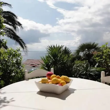 Ruhiggelegenes Sutdio Mit Gartenterrasse In Strandnaehe By Interhome Trogir
